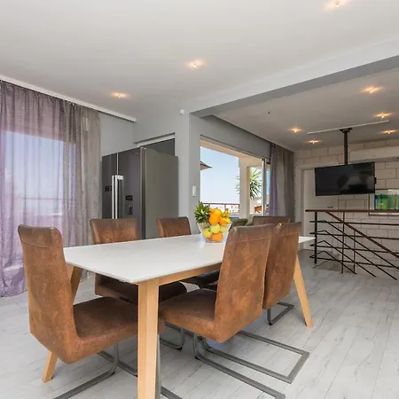 Maris Apartment