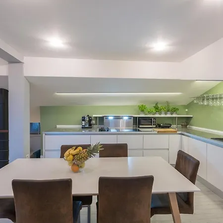 Maris Apartment