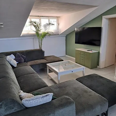 Maris Apartment *